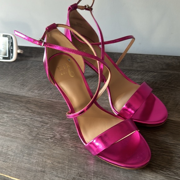 Hot Pink Heels - Picture 2 of 3
